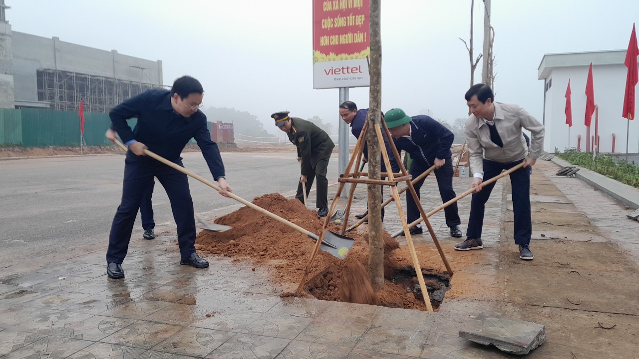 Huyện Yên Bình tổ chức Tết trồng cây xuân Giáp Thìn 2024